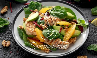 سلطة الدجاج المشوي بالبرتقال والأفوكادو