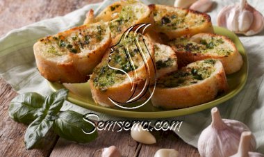 خبز الثوم المحمص مع الريحان
