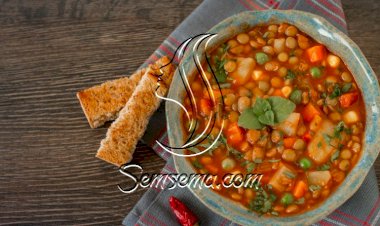 شوربة العدس مع الخضار على الطريقة الإيطالية