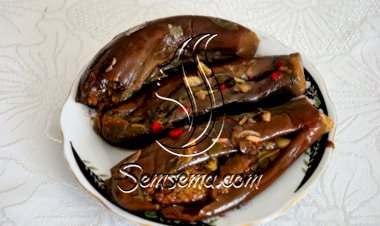 مكدوس الباذنجان بالجوز