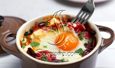 شكشوكة بالجبن الأبيض والزيتون للفطور