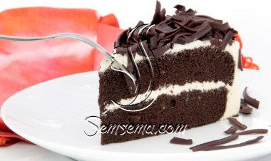 كيكة الشوكولاتة المحشوة بالكريمة