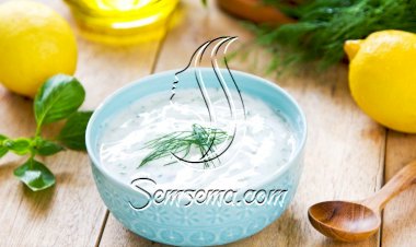 صلصة اللبن الزبادي مع الشبت والنعنع