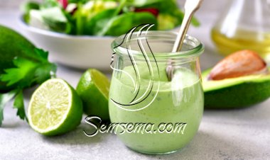 صوص الأفوكادو باللبن الزبادي للسلطات