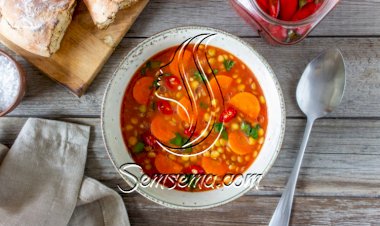 شوربة العدس البني بالطماطم والجزر