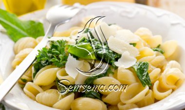 باستا بالبقدونس والزبدة