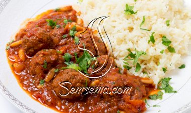 كباب مع صوص الطماطم