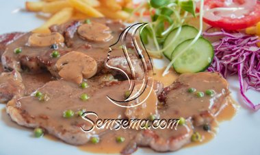 ستيك لحم بصلصة الفطر