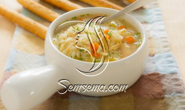 شوربة الأرز بالدجاج والشبت