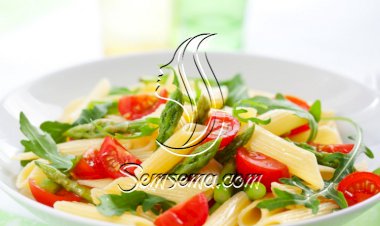 سلطة باستا مع الجرجير والهليون