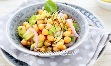 سلطة الحمص مع الأفوكادو