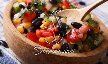 سلطة الذرة مع الفاصوليا المكسيكية