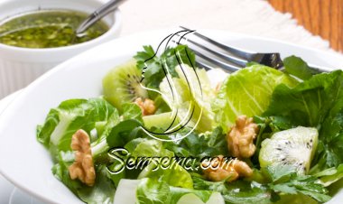 سلطة خضراء بالكيوي والجوز للرجيم