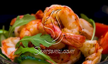 سلطة التاي الحارة بالروبيان