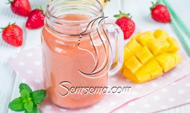 سموثي الفراولة بالمانجو