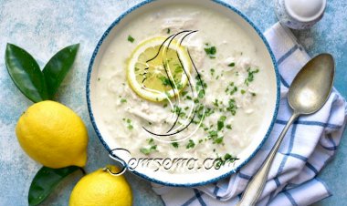 شوربة الدجاج بلسان العصفور والكريمة