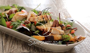 سلطة الدجاج بالأعشاب الخضراء بالفيديو