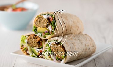 لفائف الحمص مع الفلافل للنباتيين