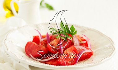 سلطة الطماطم بالأعشاب