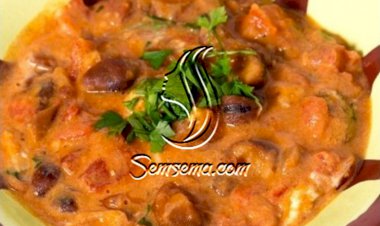 الفول المعلب بالطماطم