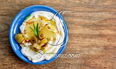 الجبن الكريمي بالزيتون والليمون