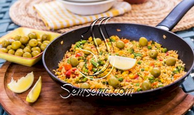 أرز بالخضار والزيتون للنباتيين