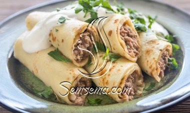 كريب مالح باللحم المفروم وصلصة اللبن الزبادي