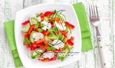 سلطة الخضار مع الفطر