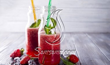 سموذي الفراولة بحليب اللوز المضاد للأكسدة