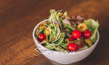 سلطة الخضار بالزيتون الأخضر