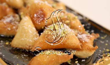 حلى مثلثات السميد بالفيديو