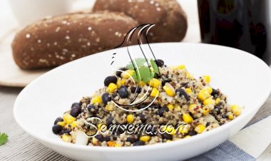 سلطة الكينوا والفول لسحور غني بالبروتين 