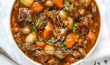 طاجن اللحم بالبصل والخضار