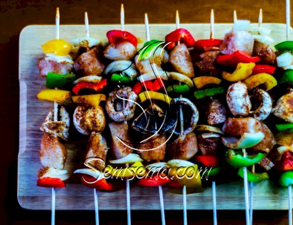 طريقة عمل أسياخ فاهيتا اللحم بالفلفل الملون