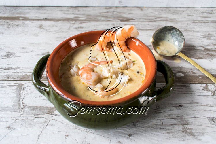 طريقة عمل شوربة سي فود صيامي