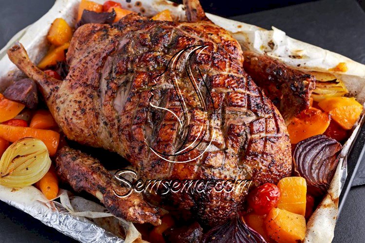 طريقة عمل البط المشوي بالأرز والبصل للكريسماس