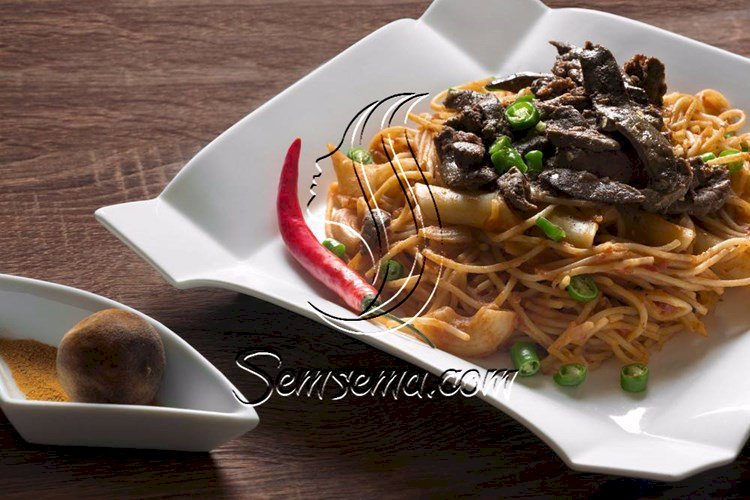 طريقة عمل المكرونة بالكبدة والبصل
