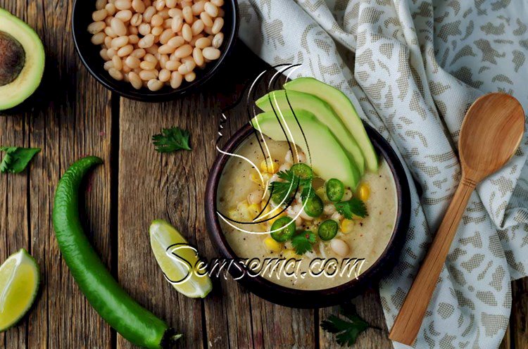 طريقة عمل بيوريه الفاصوليا البيضاء بالذرة والأفوكادو