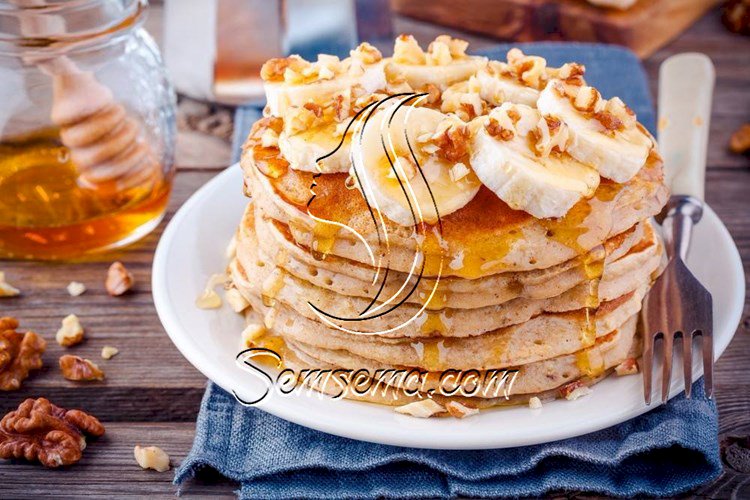 طريقة عمل البان كيك بالموز والمكسرات