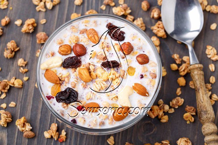 شوفان بالزبيب والمكسرات.. وجبة فطور متكاملة