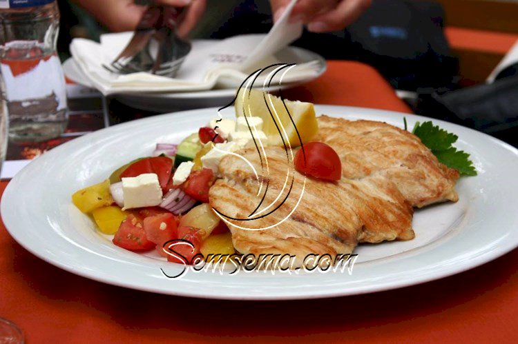 طريقة عمل صدور الدجاج المشوية بالليمون