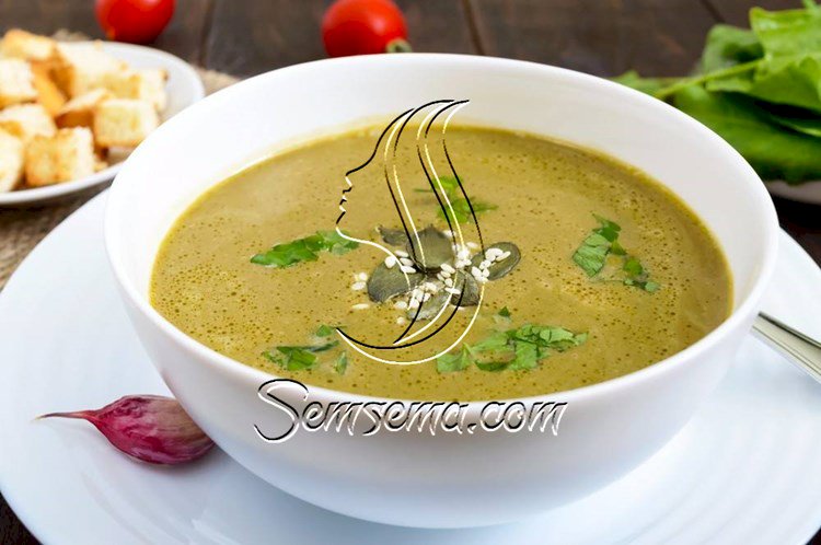 طريقة عمل شوربة البطاطس بالسبانخ الكريمي