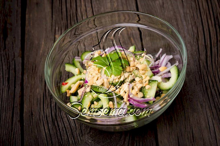 طريقة عمل سلطة الخيار بالهالبينو الحار