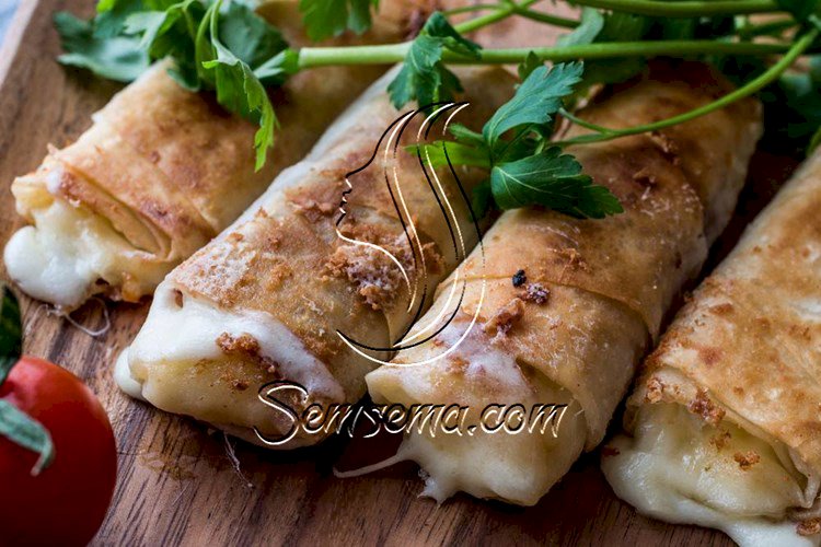 طريقة عمل رولات الكريب بالبطاطس والجبن الرومي