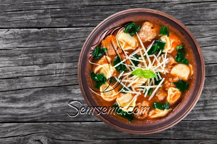 طريقة عمل المكرونة بالسبانخ والطماطم