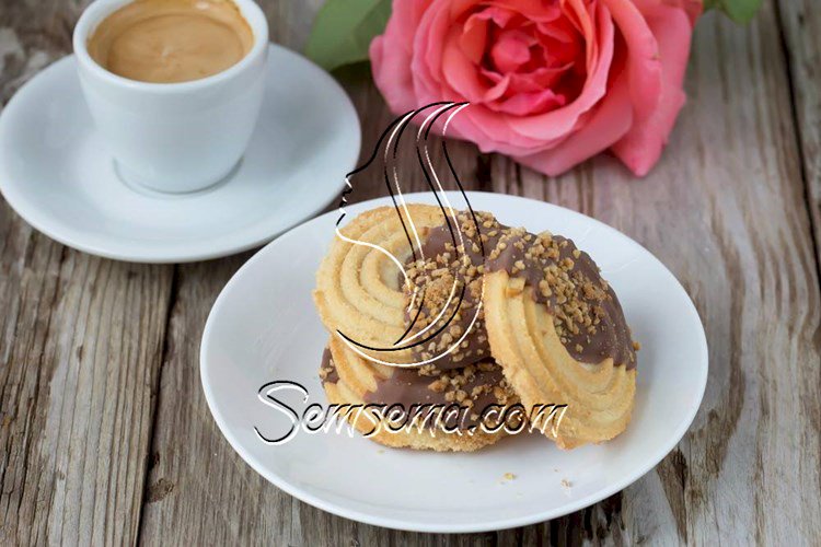 طريقة عمل بيتي فور بالمكسرات