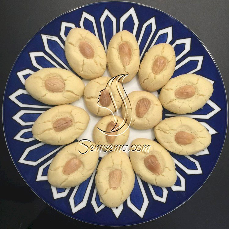 طريقة عمل الغريبة باللوز