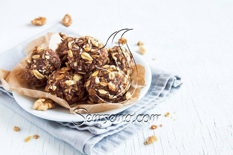 طريقة عمل كرات التمر بالمكسرات