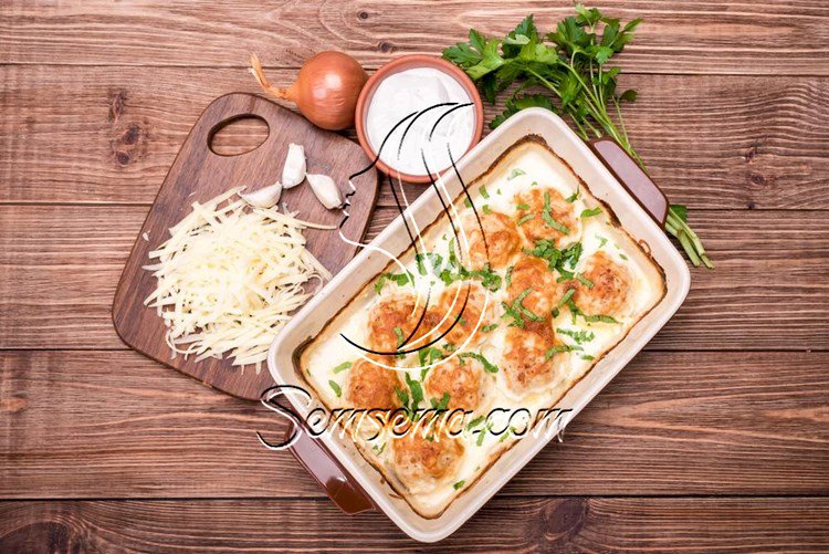 طريقة عمل كرات الدجاج بالبشاميل والبارميزان