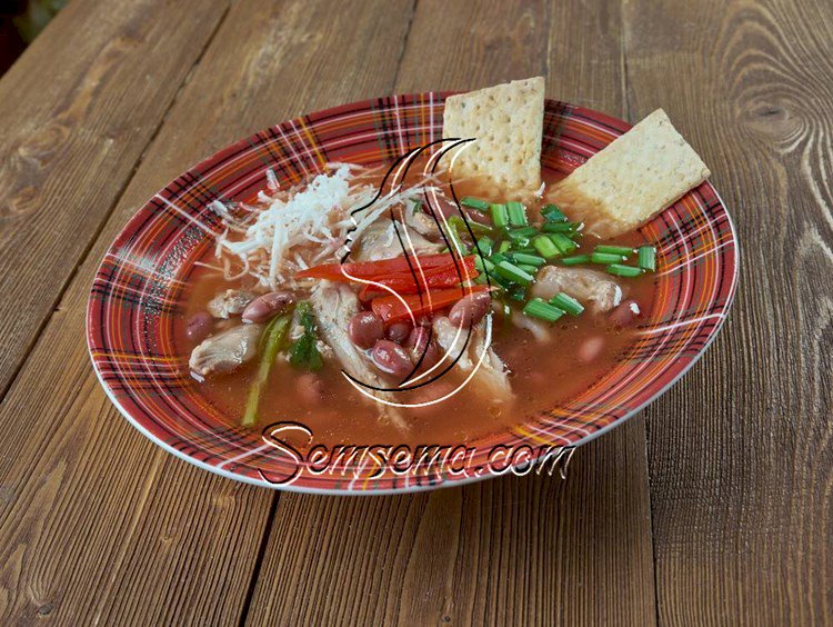 طريقة عمل شوربة الذرة بقطع الدجاج والصوص الحار